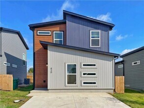 Building Photo - Now Leasing - Featherston Village - Modern...
