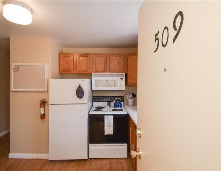 Building Photo - 70 Carroll Ave