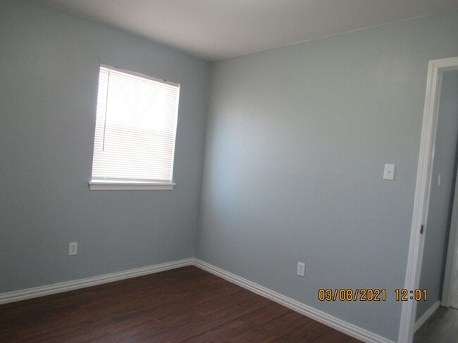 Building Photo - MOVE IN SPECIAL: $200 OFF OF THE FIRST MONTH'S RENT!