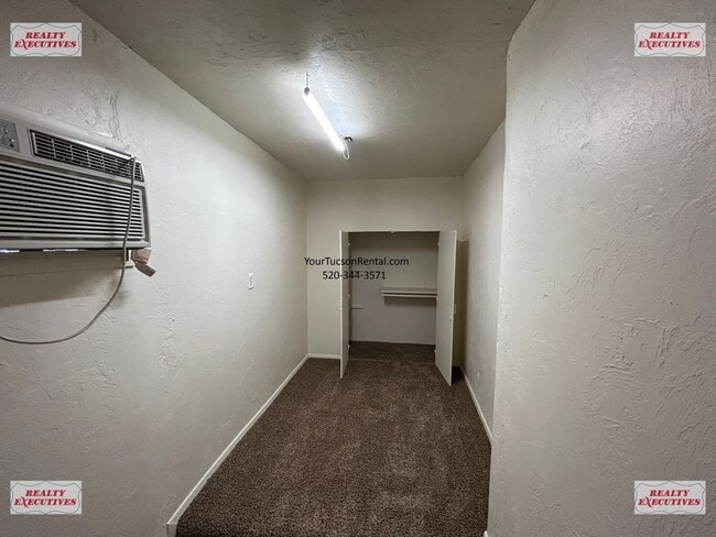 Building Photo - Tucson Blvd & Irvington Rd area - 4 Bedroo...