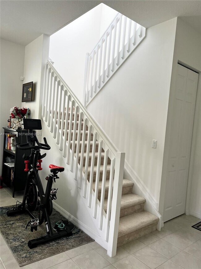 Building Photo - 8951 Madrid Cir