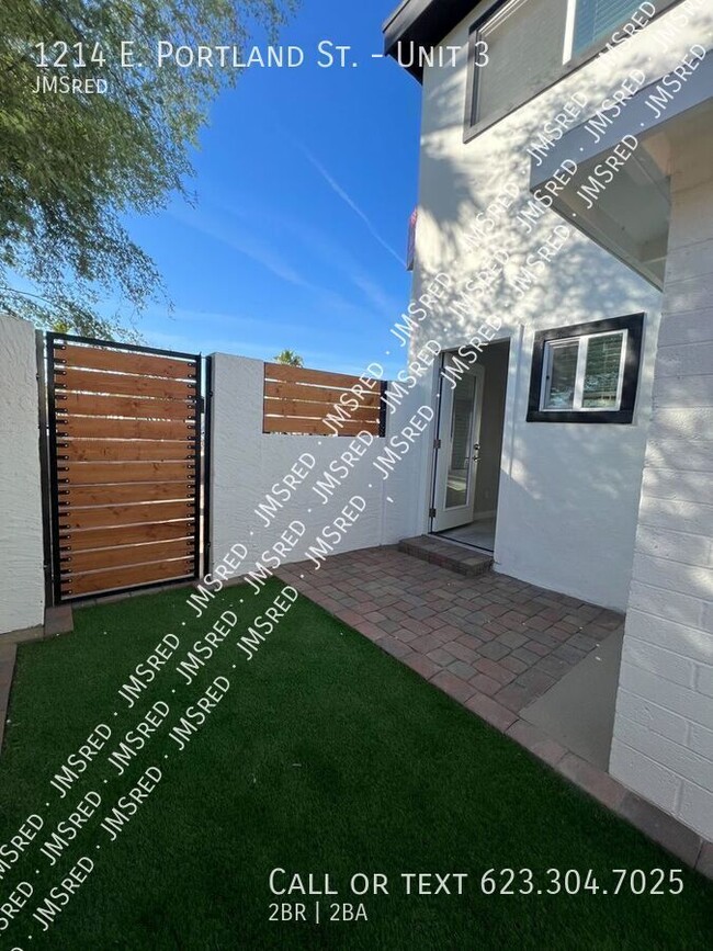 Building Photo - COMING SOON: Luxuriously Renovated 2br/1.5...