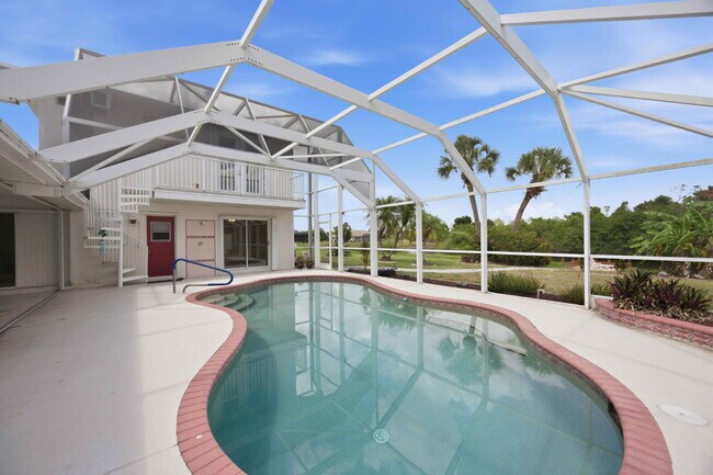 Building Photo - "Spacious 3-Bedroom Retreat with 2 Full Baths in Rotonda West Pinehurst!"