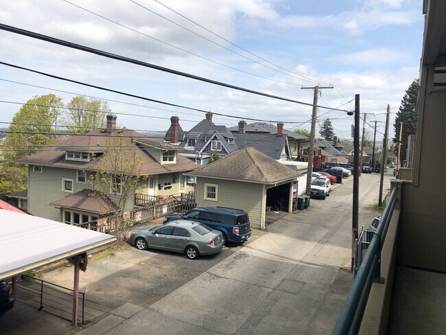 Building Photo - 3 Bed 2 Bath Condo in Bellingham near WWU