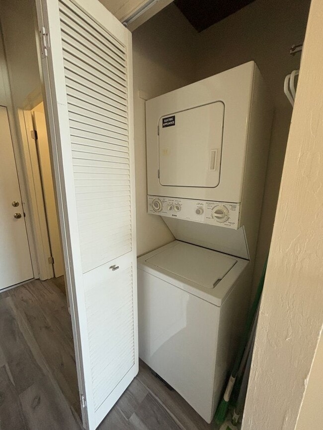 Building Photo - Makaua Village - Kaaawa - 1 Bdrm/1 Bath/1 Prkg - $2,100