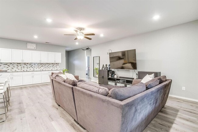 Building Photo - Great 4 Bed, 2 Bath in South Arlington- Mansfield ISD-  76001