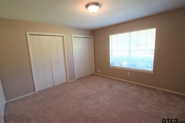 Building Photo - 8524 Radcliffe Dr
