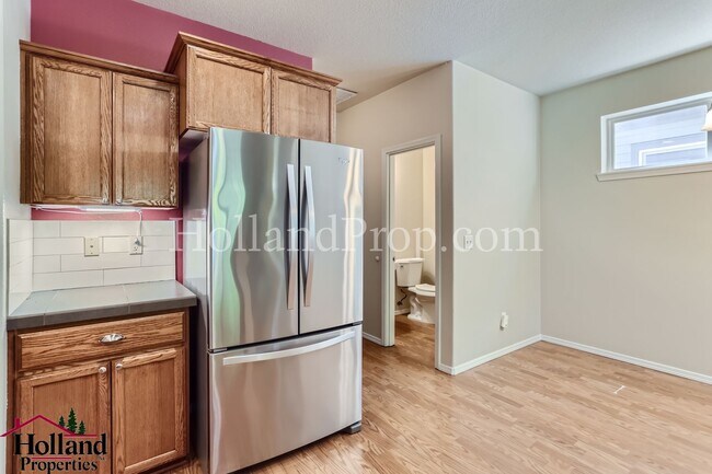 Building Photo - Beautiful 3 Bedroom Home with Community Pool, Hot Tub & 2-Car Garage in Hillsboro ** NEW PRICE $2...