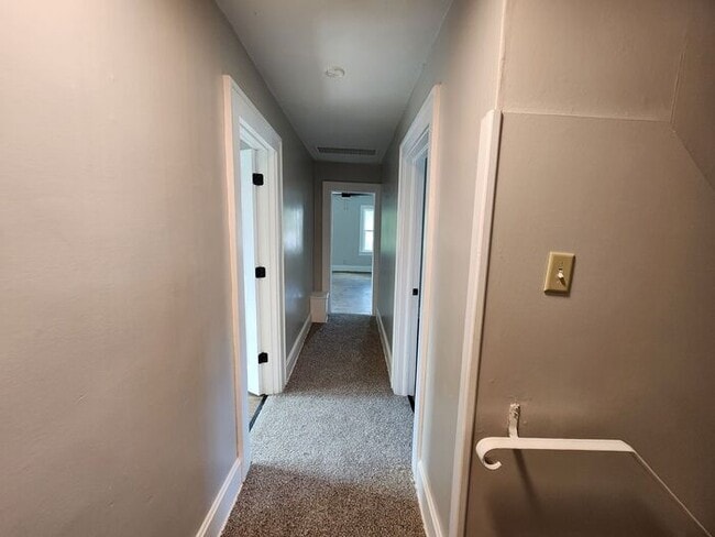 Building Photo - Move Into Comfort! Newly Remodeled 4-Bedro...