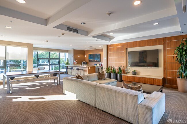 Building Photo - 330 Mission Bay Boulevard North