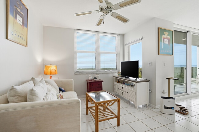 Building Photo - 6101 Pelican Bay Blvd