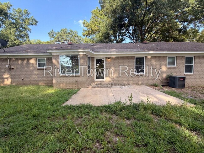 Building Photo - 304 Quinn Rd