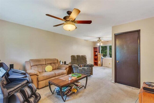 Building Photo - Fantastic 3bd/2ba home! Let yourself in!