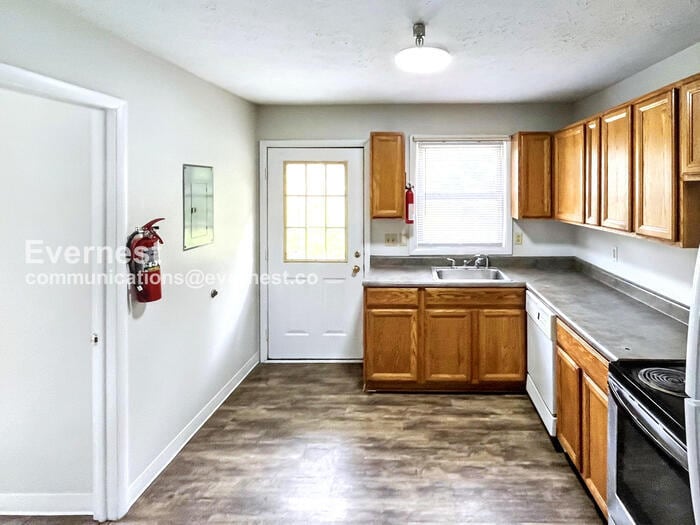 Building Photo - 212 Lower Consol Rd NW