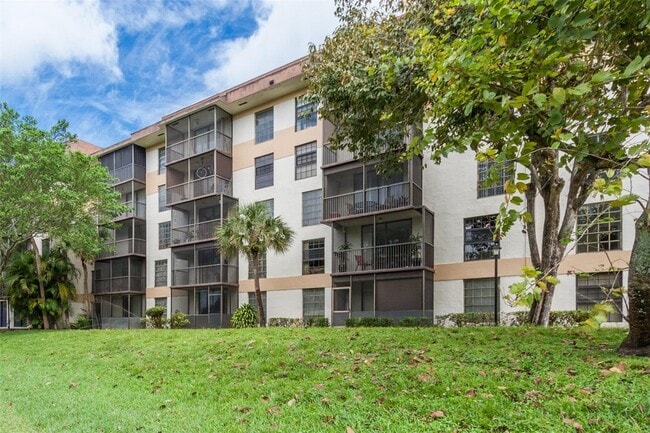 Building Photo - 5550 NW 44th St