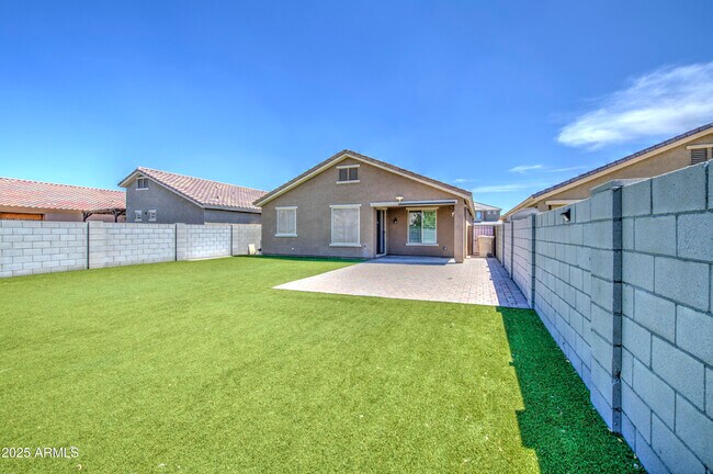 Building Photo - 6826 W Charter Oak Rd