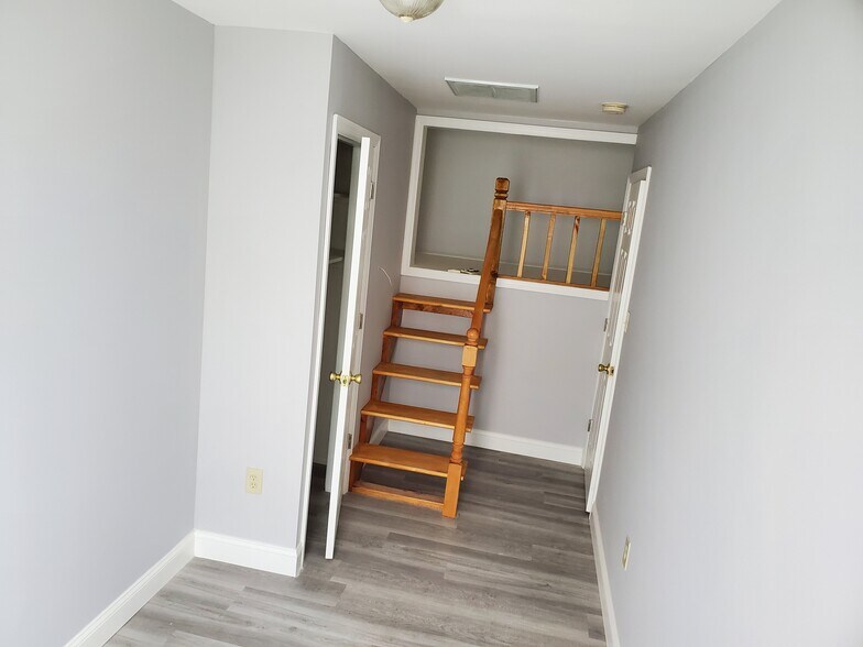 Building Photo - 1231 Race St