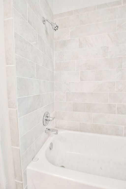 Building Photo - Cute 4 bed 2 bath house