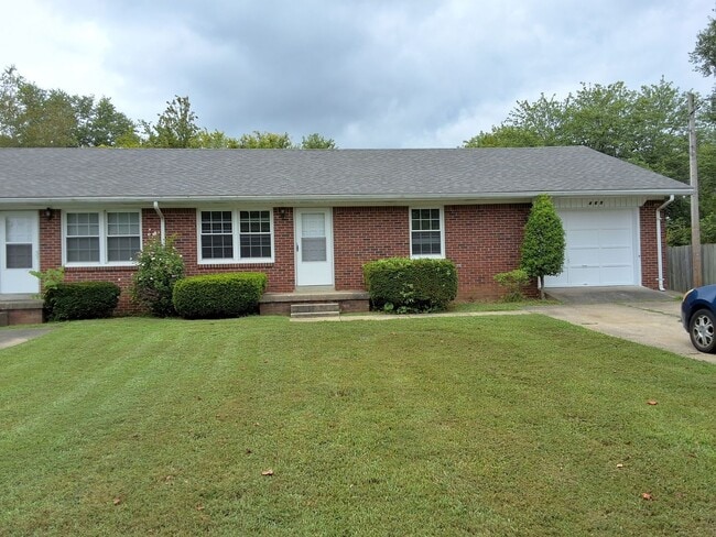 Primary Photo - Comfy 2 Bedroom, 2 Bath Duplex located in ...