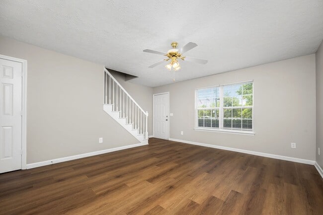 Building Photo - Hamlet Square Townhomes -2304A