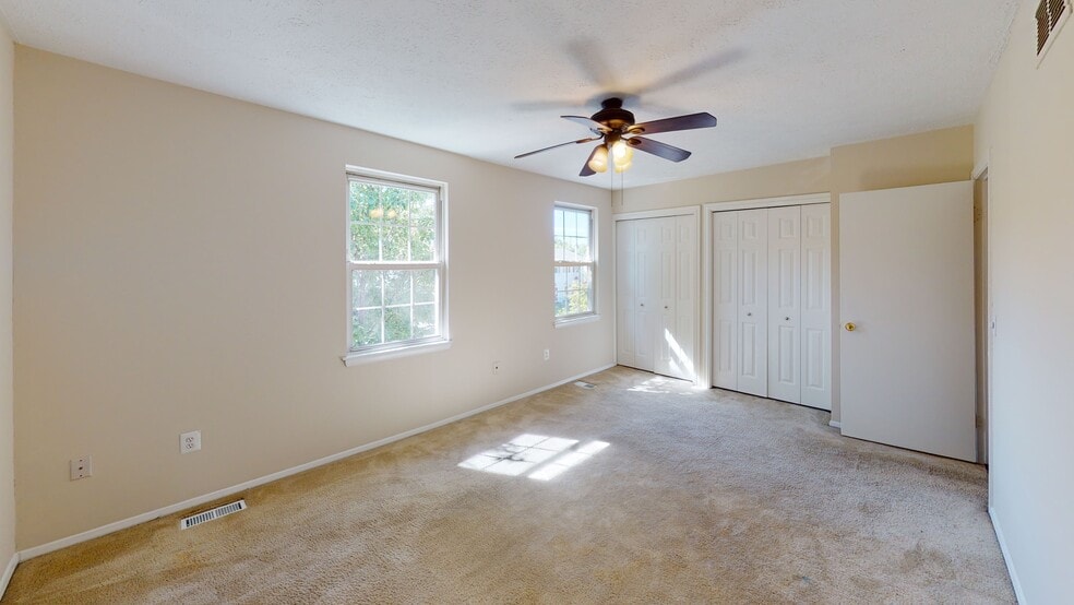 Building Photo - 6 Blue Sky Dr