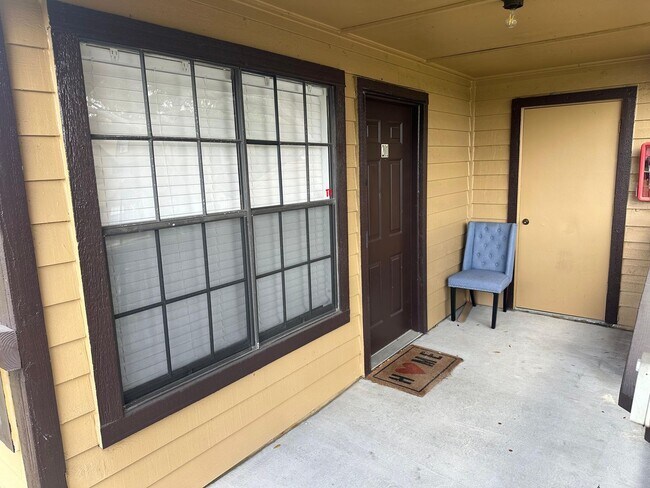 Building Photo - Amazing Location **Altamonte Condo** - 1 Bedroom