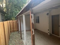 Building Photo - 419 15th Ave S