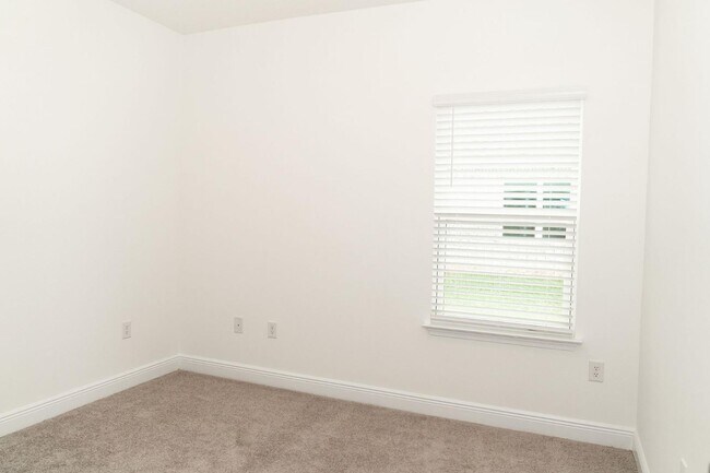 Building Photo - 326 Polaris Pl