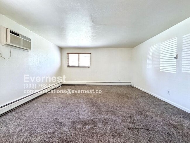 Building Photo - 2-Bedroom, 1-Bathroom Apartment in a Conve...