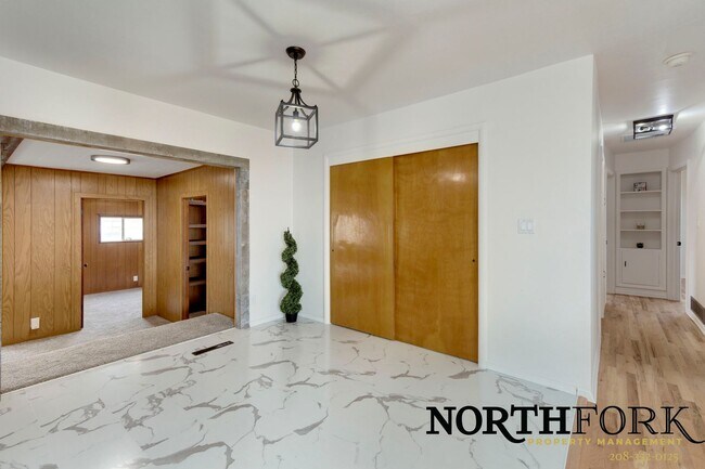 Building Photo - 4-Bedroom Home with Pasture Option in Nampa