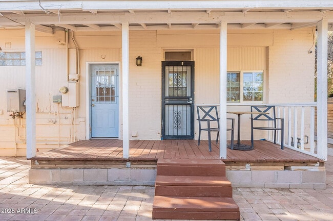 Building Photo - 711 E McKinley St