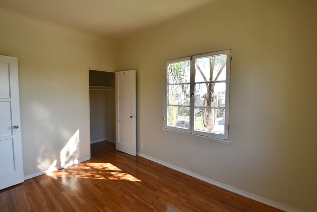 Building Photo - 1417 S Crescent Heights Blvd