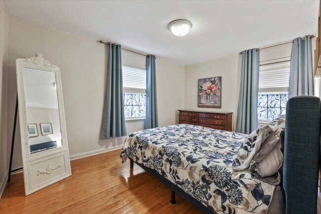 Building Photo - 2414 Fairmont Blvd