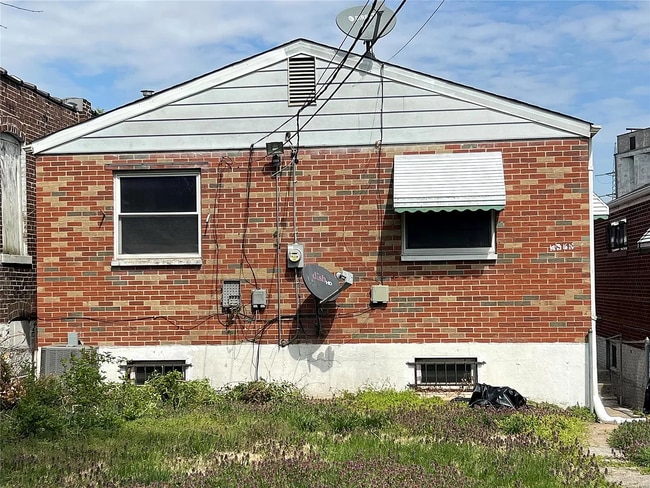 Building Photo - 4864 Carter Ave