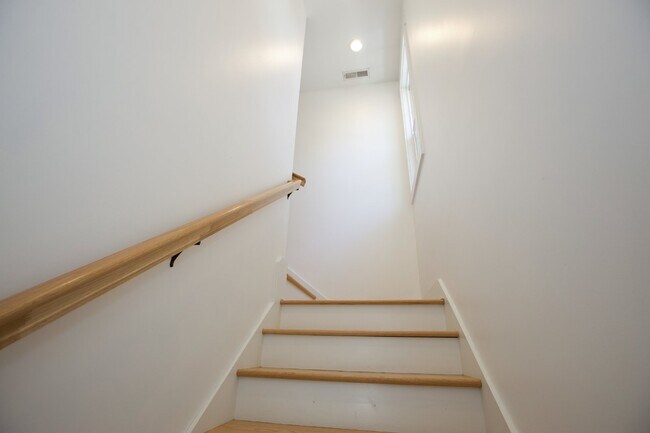 Building Photo - Charming Cottage in DOWNTOWN Southern Pines