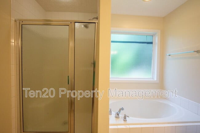 Building Photo - 9021 Sonoma Pointe Dr