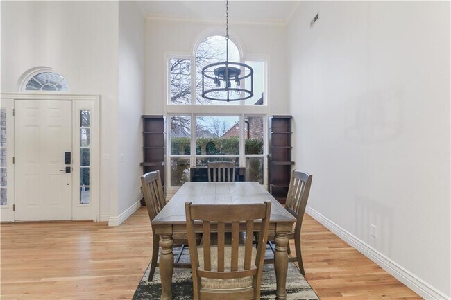 Building Photo - 4313 W Arlington Dr