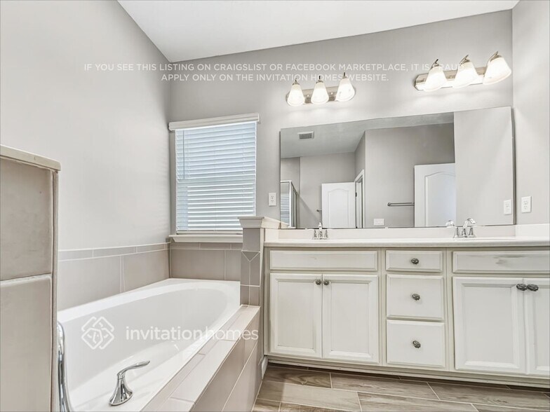 Building Photo - 272 Ash Breeze Cv