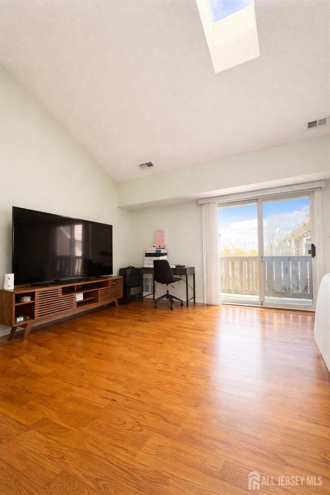 Building Photo - 4910 Ravens Crest Dr