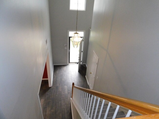 Building Photo - Nice home near outlet mall