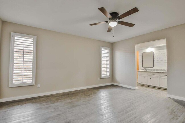 Building Photo - 8007 Elmwood Avenue