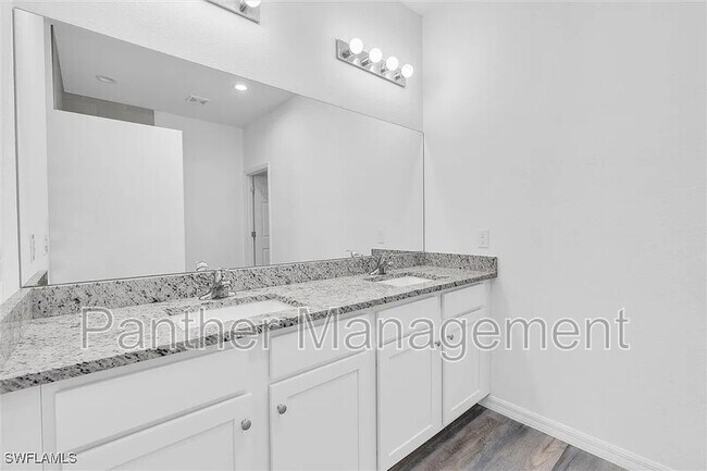 Building Photo - 207 Baytree Dr
