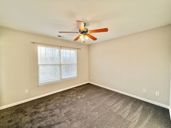 Building Photo - 3817 Satinleaf Dr