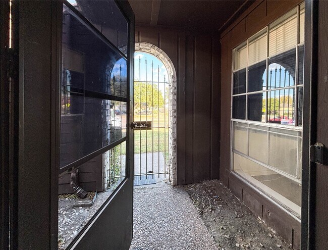 Building Photo - 7206 S Gessner Rd