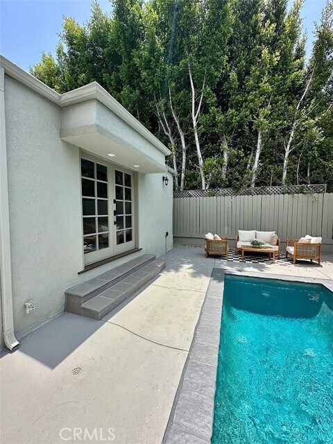 Building Photo - 515 N Crescent Heights Blvd