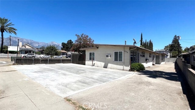 Building Photo - 284 N Palm Ave