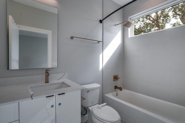 Building Photo - 2108 Tillery St