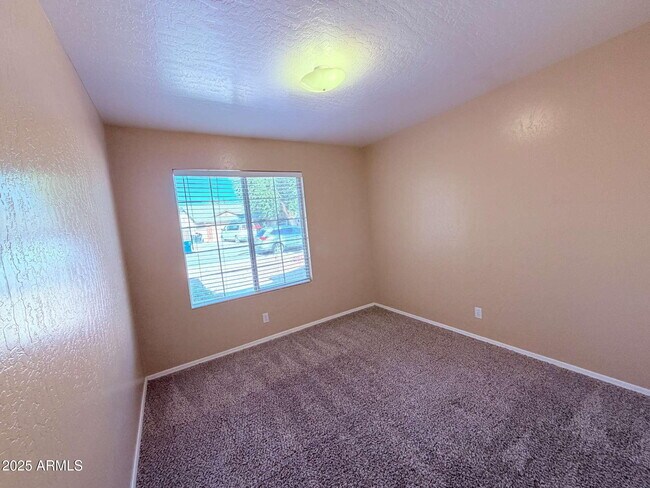 Building Photo - 2293 E Longhorn Pl