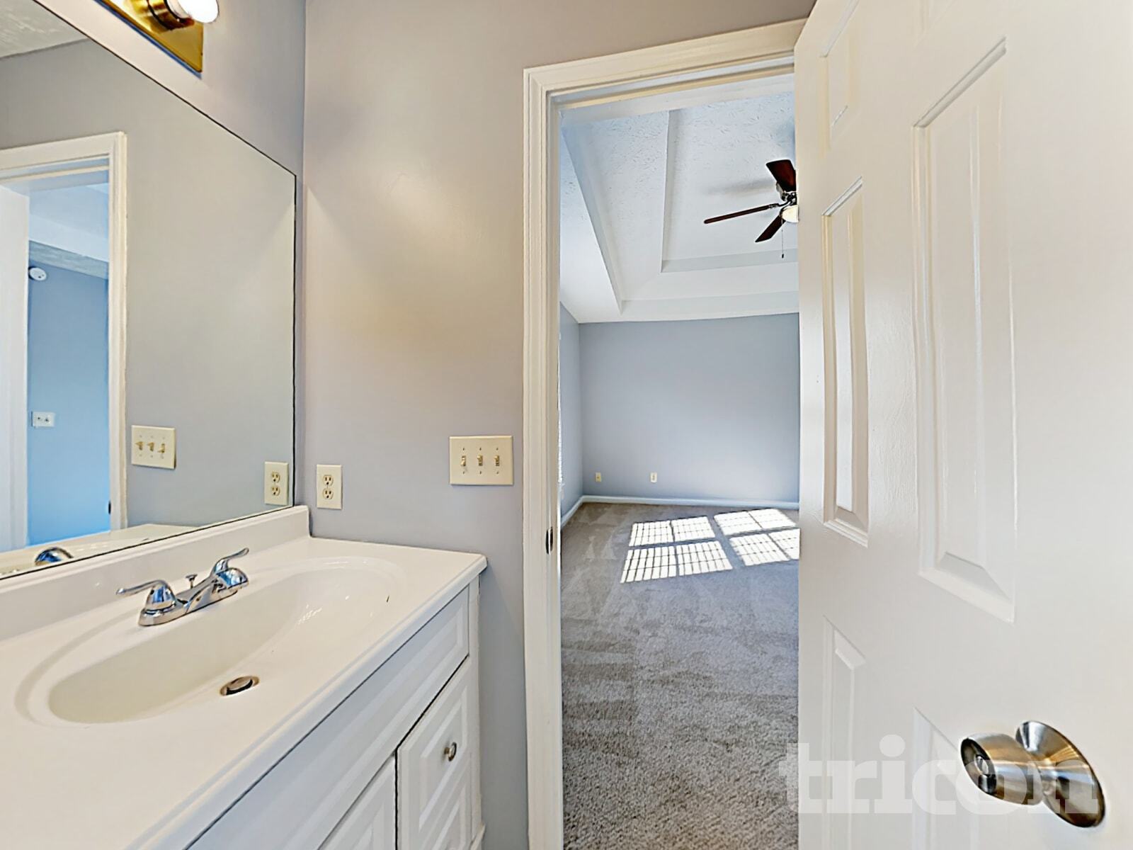Building Photo - 3850 Paulownia Dr