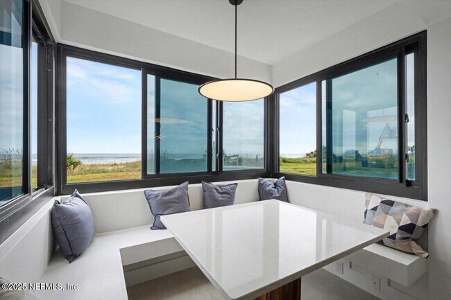 Building Photo - 739 Spinnakers Reach Dr